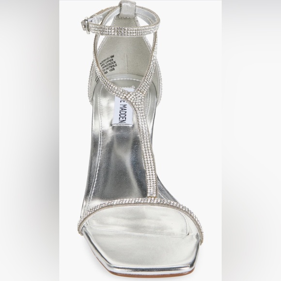 Steve Madden Mayzie T-Strap Sandals in Silver – NIB – Size 7 – MSRP $99 - Picture 1 of 3